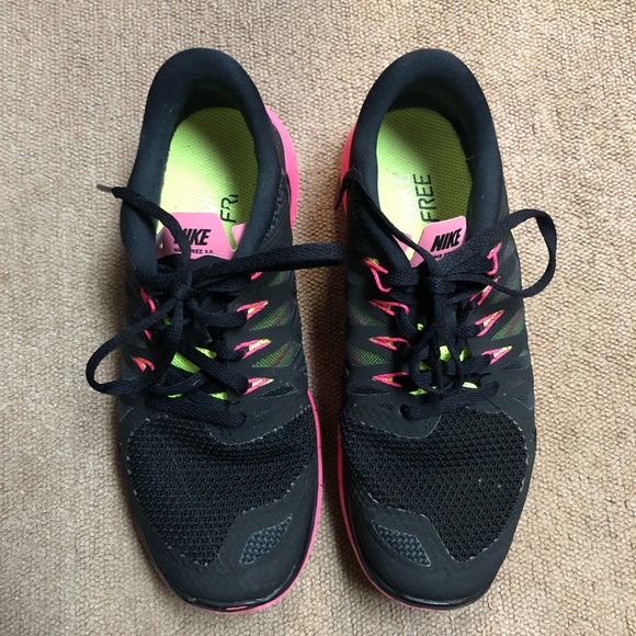 Nike Free Runs - Women’s Size 8 - Picture 1 of 3